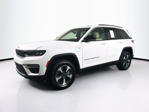Used 2022 Jeep Grand Cherokee Limited 4xe w/ Luxury Tech Group II AWD/4WD image 3