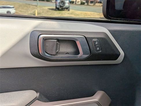 Used 2023 Ford Bronco Badlands image 13