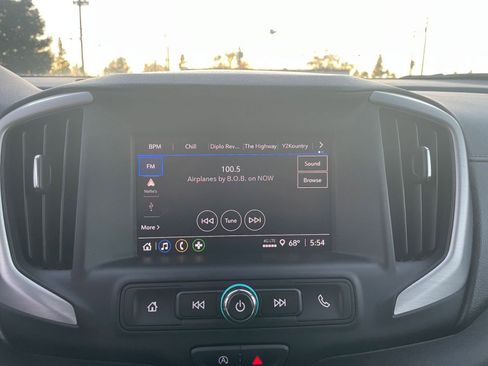 Used 2024 GMC Terrain SLE image 20