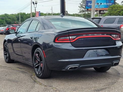 Used 2017 Dodge Charger R/T RWD image 12