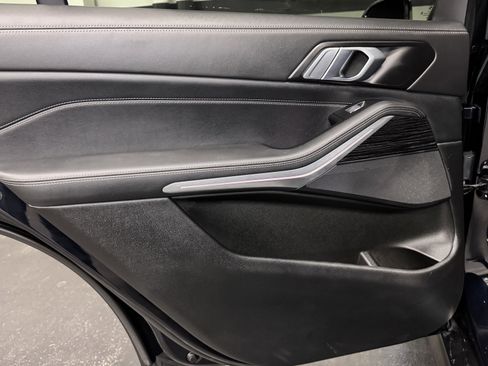 Used 2023 BMW X7 xDrive40i w/ M Sport Package image 38