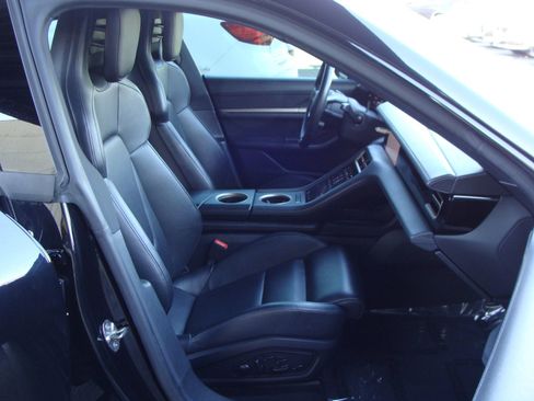 Used 2020 Porsche Taycan 4S image 10