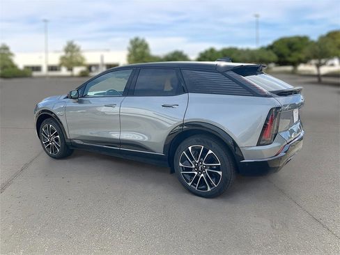 New 2025 Cadillac Optiq Sport 2 w/ LPO, Floor Liner Package image 4