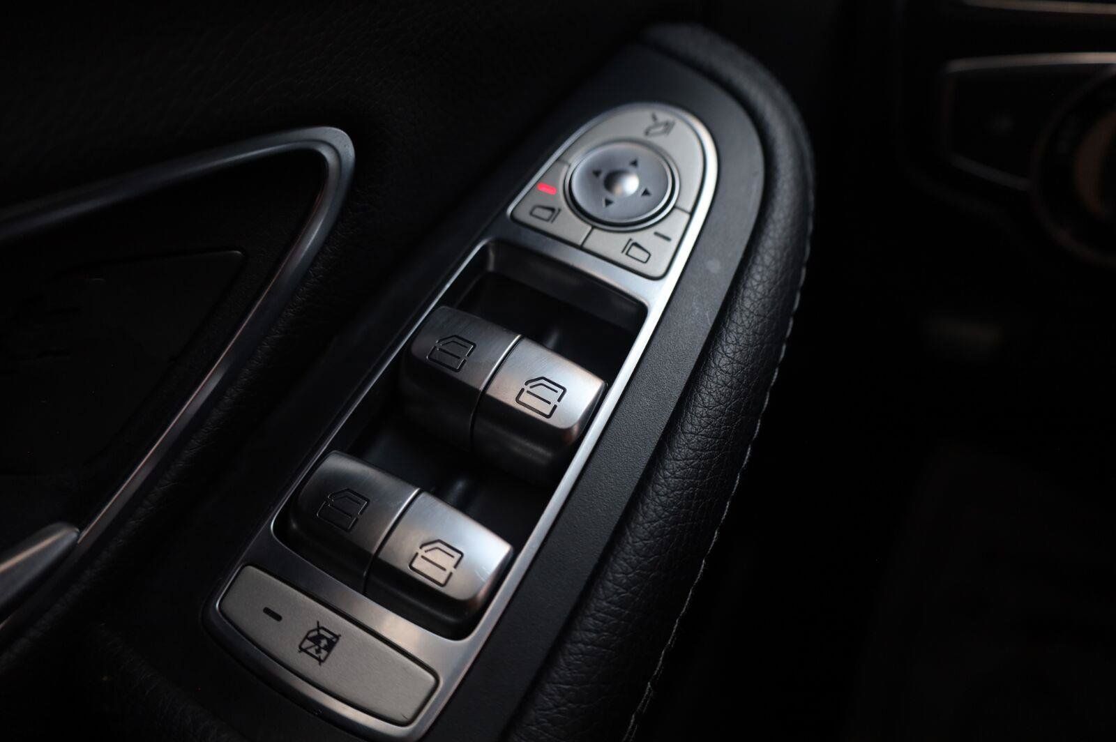 Used 2017 Mercedes-Benz C 300 4MATIC Sedan image 30