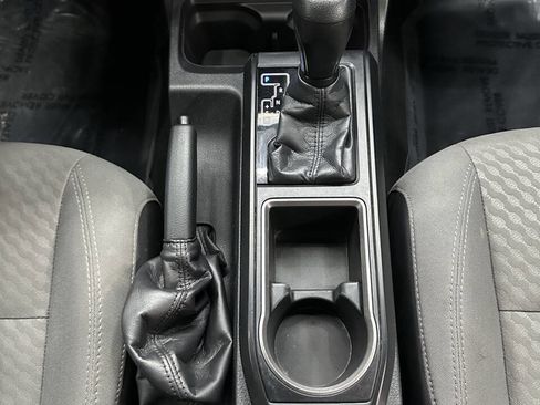 Used 2020 Toyota Tacoma SR image 27