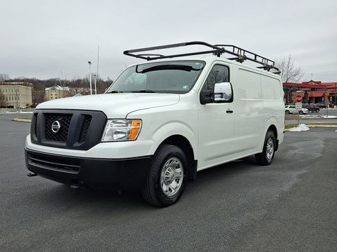 Used 2021 Nissan NV 2500 SV image 3