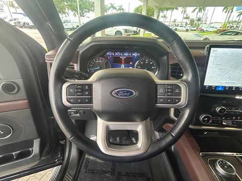 Used 2024 Ford Expedition Limited image 14
