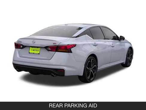 Used 2024 Nissan Altima 2.5 SR w/ SR Premium Package FWD image 9