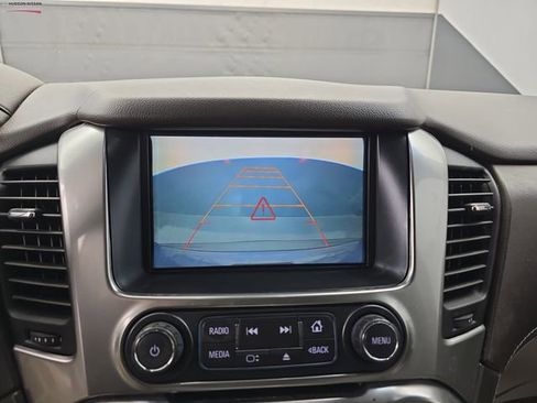 Used 2017 Chevrolet Suburban LT image 31