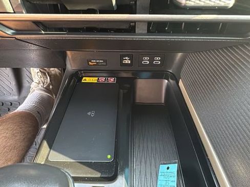Used 2025 Toyota Camry SE FWD image 22