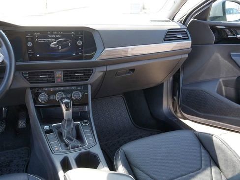 Certified 2022 Volkswagen Jetta SEL image 23