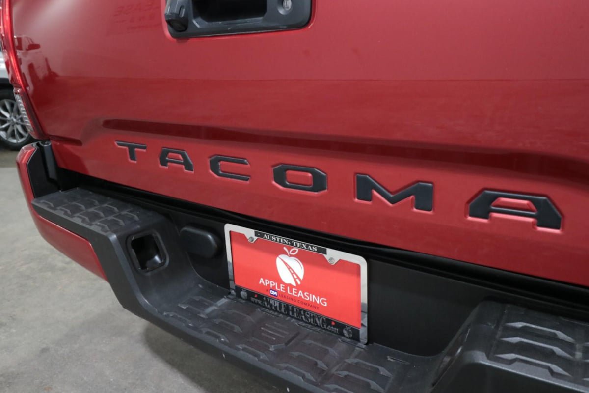 Used 2022 Toyota Tacoma SR w/ SR Convenience Package RWD image 25