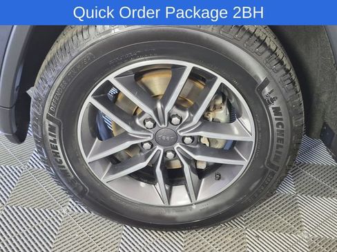 Used 2020 Jeep Grand Cherokee Limited AWD/4WD image 9