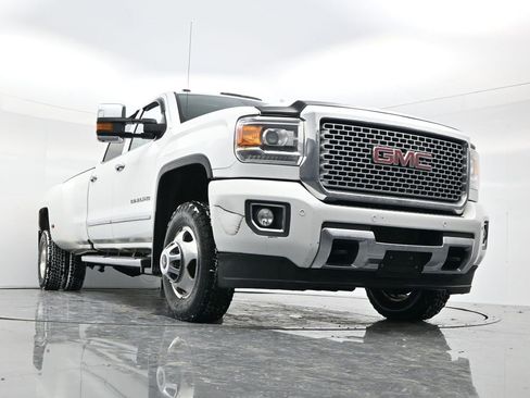 Used 2016 GMC Sierra 3500 Denali w/ Duramax Plus Package image 50
