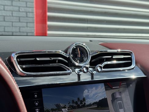 Used 2021 Bentley Bentayga V8 w/ First Edition Specification image 30