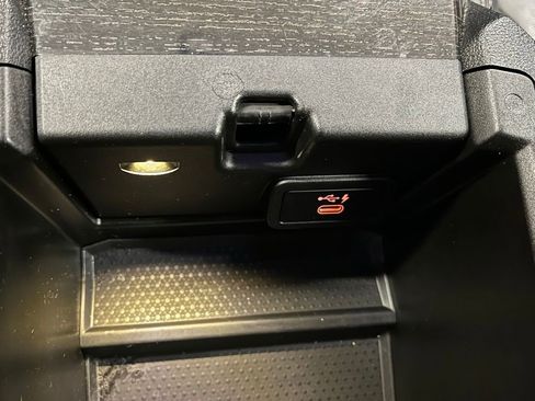 Used 2020 BMW 330i xDrive Sedan w/ Executive Package image 15