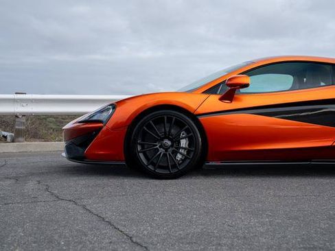 Used 2016 McLaren 570S Coupe RWD image 7