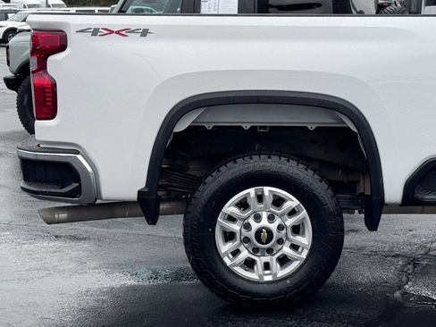 Used 2024 Chevrolet Silverado 2500 LT image 42