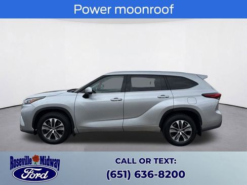 Used 2020 Toyota Highlander XLE AWD/4WD image 4