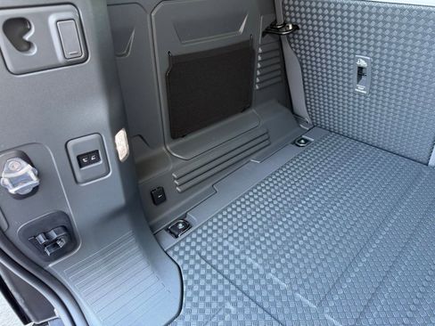 New 2026 Land Rover Defender 110 S AWD/4WD image 32