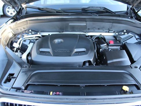 Used 2017 Volvo XC90 T6 Momentum w/ Vision Package image 39