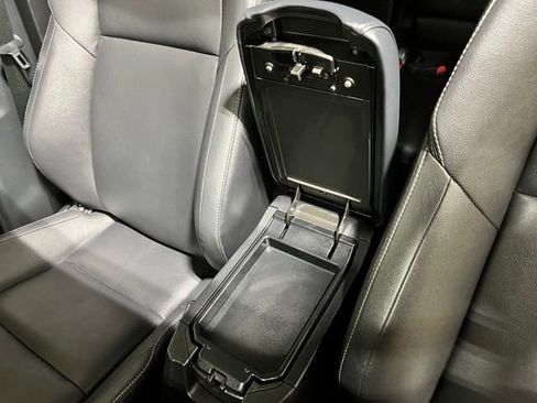 Used 2018 Toyota RAV4 Limited AWD/4WD image 26