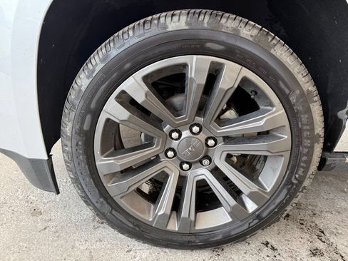 Used 2018 GMC Yukon Denali w/ Denali Ultimate Package AWD/4WD image 7