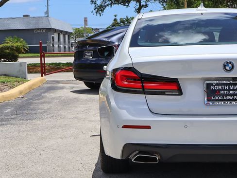 Used 2023 BMW 530e w/ Convenience Package RWD image 14