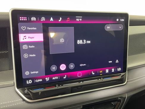 Used 2025 Volkswagen Tiguan SE FWD image 7