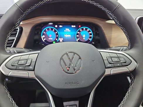 New 2026 Volkswagen Atlas SE FWD image 22