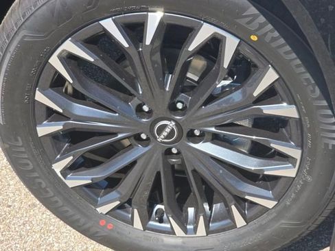 New 2026 Nissan Rogue Platinum w/ Platinum Premium Package image 17