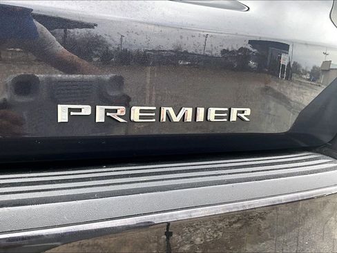 Used 2024 Chevrolet Suburban Premier image 24