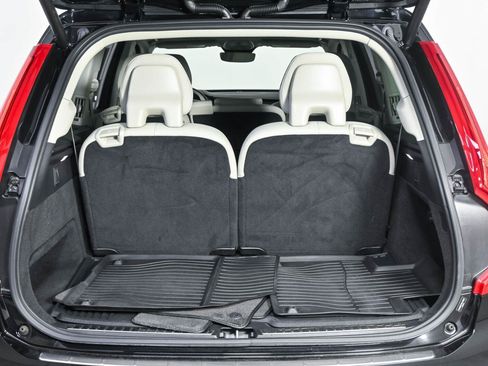 Used 2025 Volvo XC90 T8 Plus w/ Protection Package Premier AWD/4WD image 30