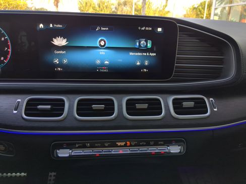 Used 2023 Mercedes-Benz GLS 580 4MATIC image 24