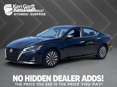 Used 2024 Nissan Altima 2.5 SV FWD image 1