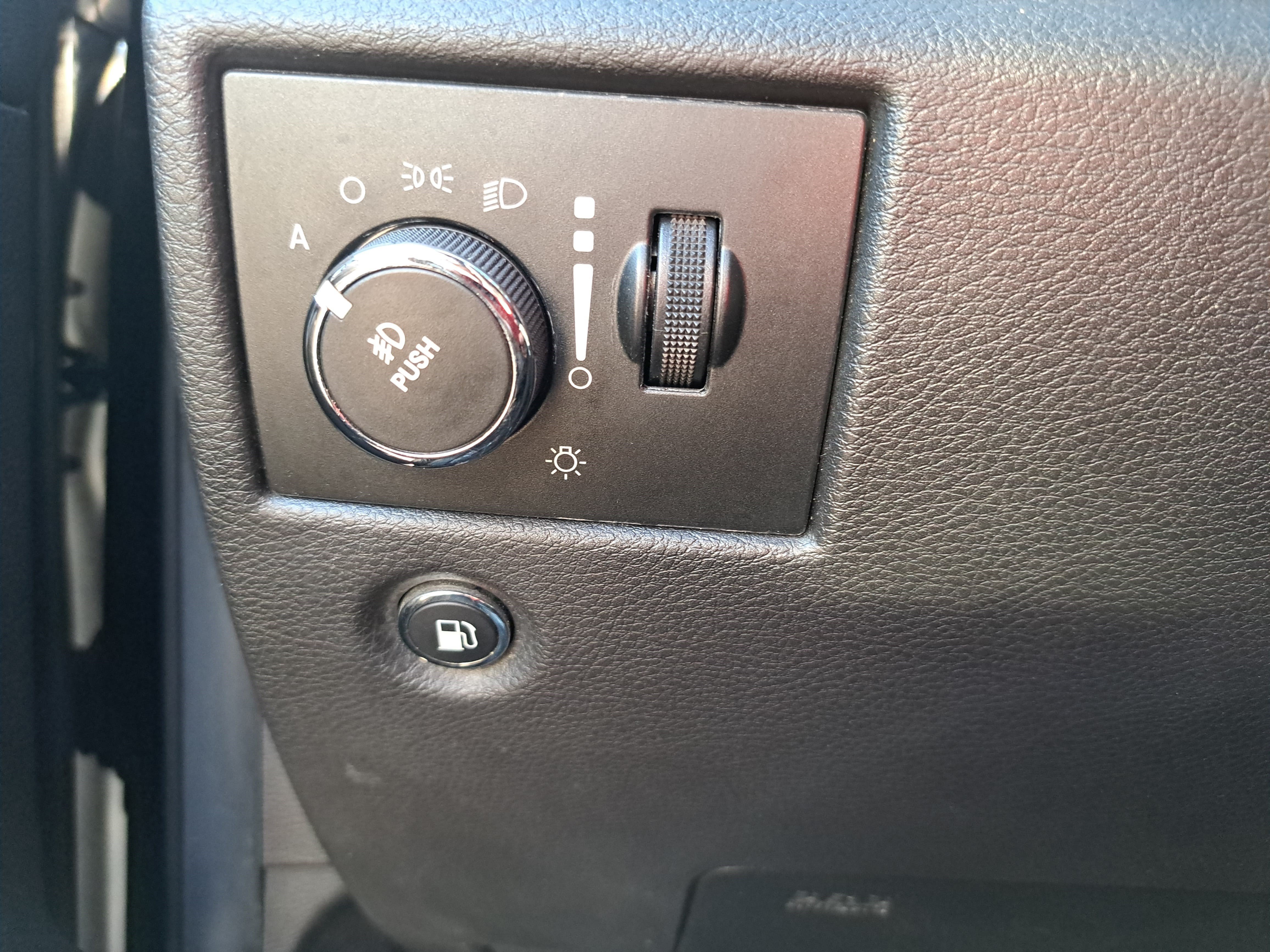 Used 2014 Jeep Grand Cherokee Laredo w/ Quick Order Package 23E AWD/4WD image 22