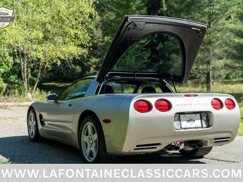 Used 1999 Chevrolet Corvette Coupe RWD image 21