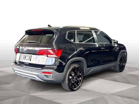 Certified 2024 Volkswagen Taos SE FWD image 8