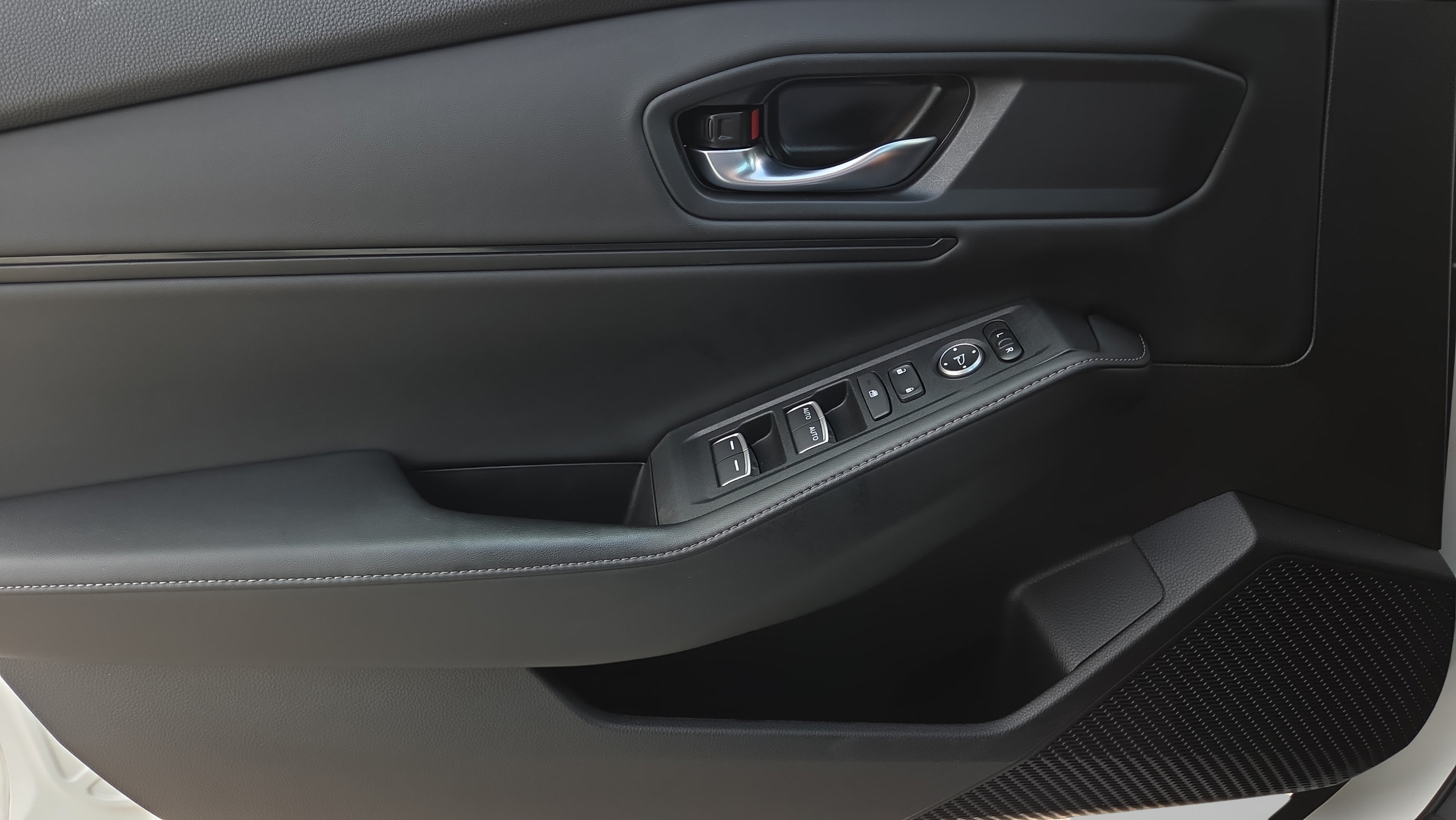 Used 2025 Honda Accord Sport image 39