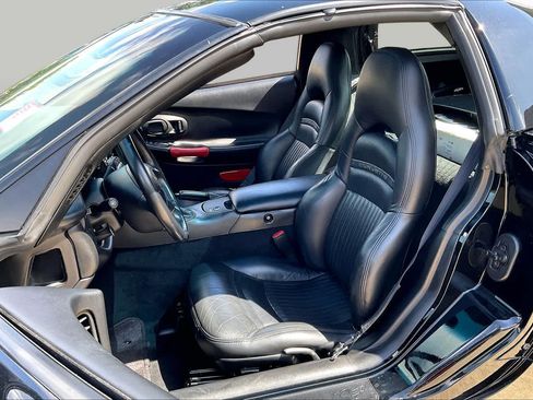 Used 1999 Chevrolet Corvette Coupe w/ Roof Pkg RWD image 5