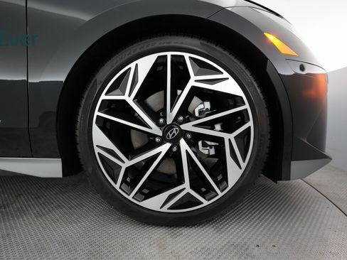 Used 2023 Hyundai Ioniq 6 Limited image 18