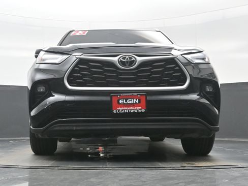 Used 2023 Toyota Highlander XLE image 28