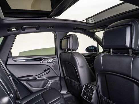 Certified 2026 Porsche Macan AWD/4WD image 16
