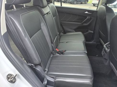 Used 2024 Volkswagen Tiguan SE AWD/4WD image 11