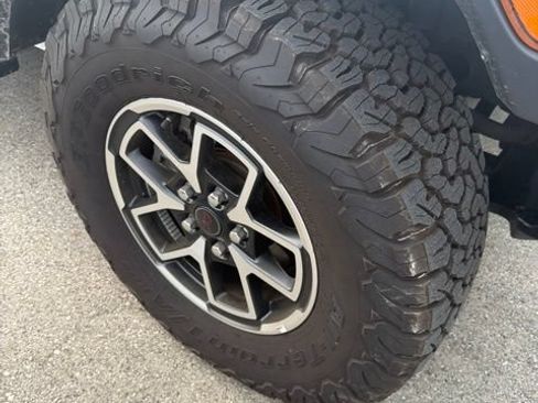 Used 2021 Jeep Gladiator Sport AWD/4WD image 4