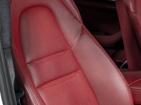 Used 2020 Porsche Panamera GTS image 39