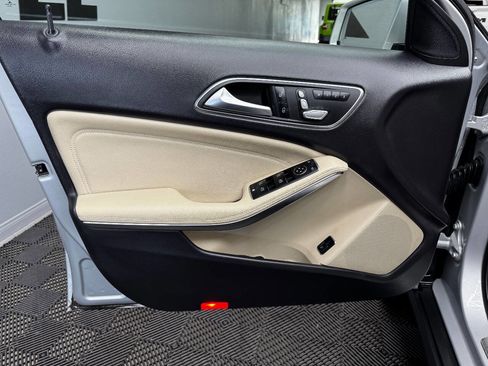 Used 2019 Mercedes-Benz GLA 250 image 35