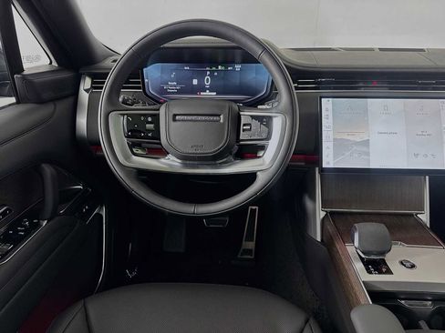 New 2025 Land Rover Range Rover Long Wheelbase SE image 23