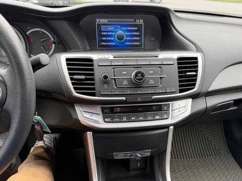 Used 2013 Honda Accord LX image 21