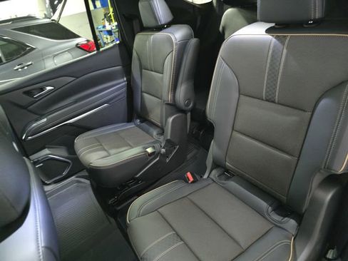 New 2026 Chevrolet Traverse High Country w/ LPO, Floor Liner Package AWD/4WD image 16
